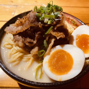 【赤鳥拉麵】豚骨雪花牛拉麵 特價：$89