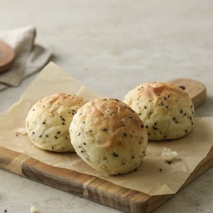 【17號穀倉】湯種餐包-鮮奶亞麻