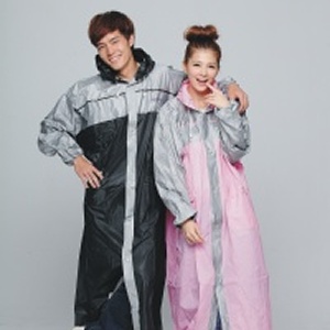 鈦瑞型前開式雨衣 特價：$150