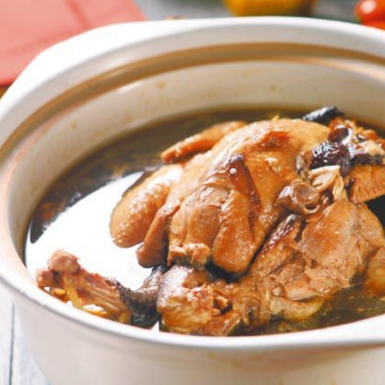 【雞婆】霸氣黑蒜頭雞湯(2020蘋果日報年菜冠軍）