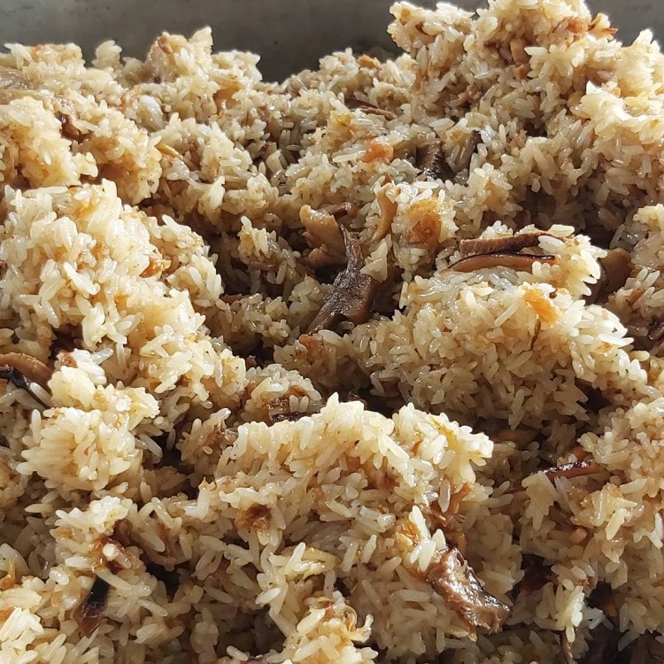 【鴻益餐廳】櫻花蝦油飯