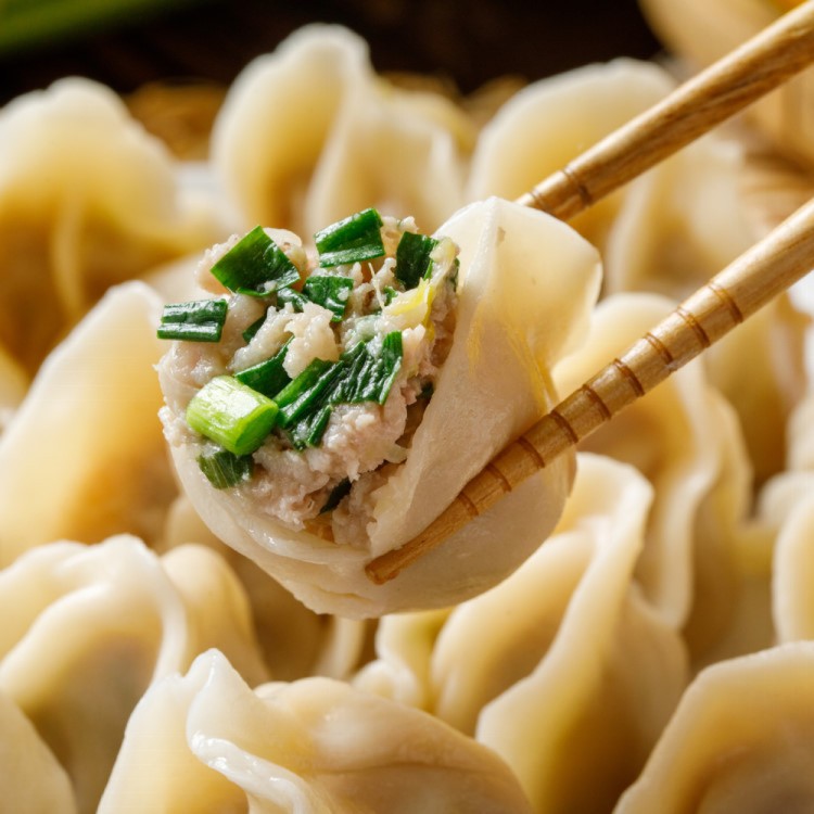 【松餃子】食尚玩家OS桑-爆汁手工三星蔥豬肉水餃