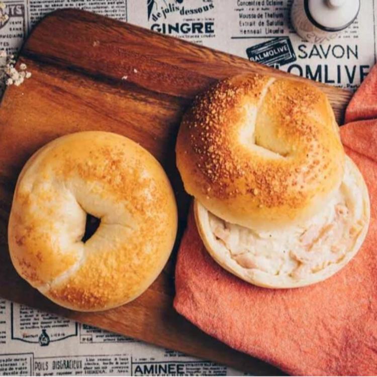 【查理布朗烘焙】白醬燻雞貝果-葷(BO001)