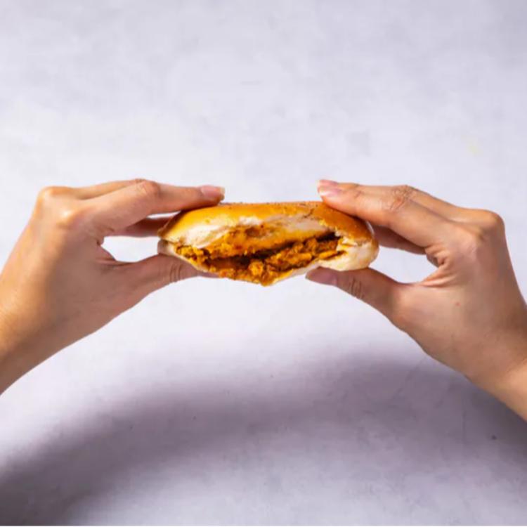 【查理布朗烘焙】泰式打拋豬貝果-葷(BO011)