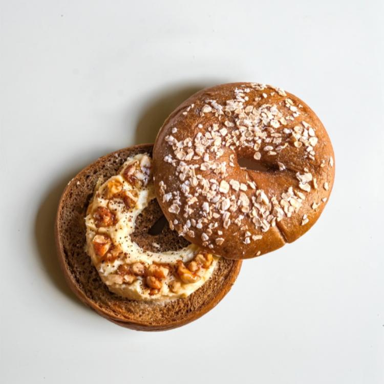 【甜蜜點】西雅圖焦糖海鹽磨卡核桃貝果(奶素)