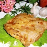 迷迭香去骨雞腿排 方便上桌!微波加熱即可食用喔!6月底前超級好康,滿額再折扣,晚了你就等下次啦!小朋友也愛吃!非辣味 特價：$69