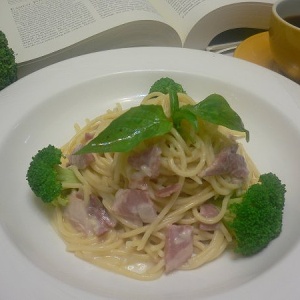 奶油培根義大利麵