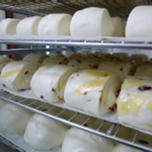 鮮奶乳酪蔓越莓(鮮奶系列) 特價：$19