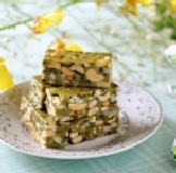 綠茶芝麻花生牛軋糖 / 300g 【獨家】有別於一般的綠茶喔~