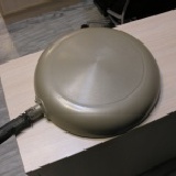 平底鍋................修補(小) 半價中............. 特價：$400