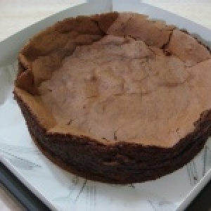《黑框地平線》手工餅乾作坊─純手工法式古典巧克力蛋糕8吋成本價限量試吃