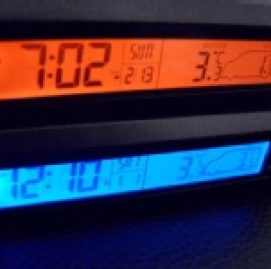 車用電壓計-車內外雙顯示溫度計---電子鐘藍橙雙色背光