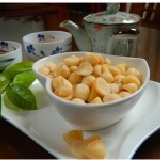 薄鹽夏威夷豆 薄鹽夏威夷豆((200公克/包 ))長時間低溫烘培 營養不流失 特價：$200