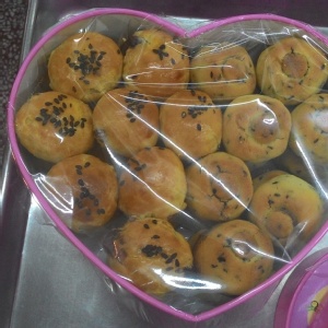 迷你蛋黃酥&芝麻土鳳梨酥