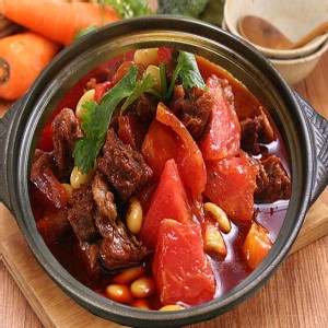 番茄黃豆牛腩湯 特價：$330