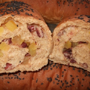 地瓜紅豆麵包 特價：$65