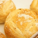 花蓮滿庭芳烘焙自然發酵魯邦種歐式麵包系列*。洋蔥麵包。* *。洋蔥麵包。*歐美進口材料製作*。NEW。*