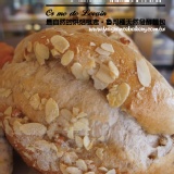 花蓮滿庭芳烘焙*。杏仁核桃。*自然發酵魯邦種歐式麵包系列 人氣麵包。歐美進口材料製作*。NEW。*