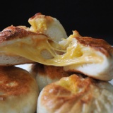 拔絲水煎包與爆漿水煎包(綜合口味) 特價：$135