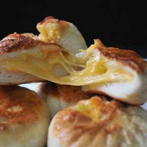 拔絲水煎包與爆漿水煎包(綜合口味)