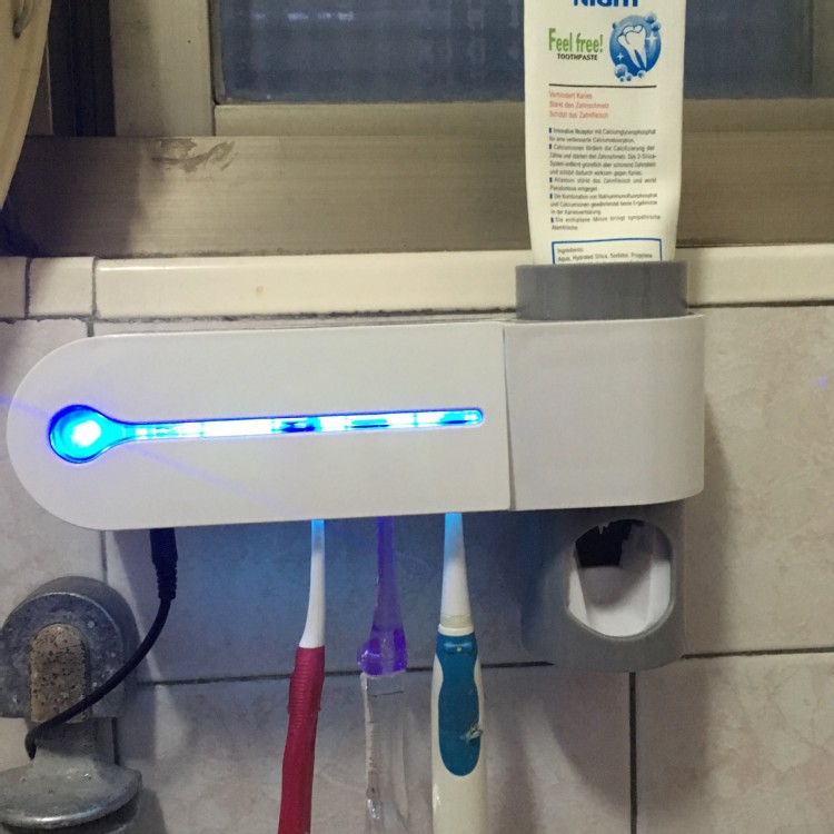 香港衛舒潔紫外線殺菌牙刷架(含擠牙膏桶