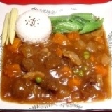 02. 精燉紅燒牛腩 320克 *