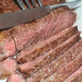 【玫瑰廚房】檢定安格斯CAB梅花沙朗牛排 16盎司 肉質富嚼勁鮮嫩多汁 油花分布均勻，口感Q嫩，一口咬下，驚為天人的多汁口感，讓人停不下來!!! 特價：$225