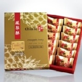 鳳梨酥-12入 皮薄餡多、鬆香、不黏牙，夾藏著口感細緻的鳳梨美味，輕輕一口就可以感受到精緻茗點。 特價：$324