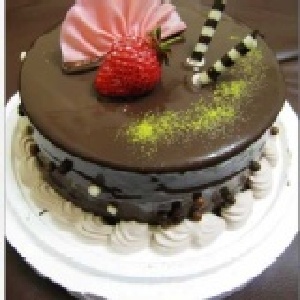 8吋-伯爵巧克力草莓蛋糕(販售季節約於12月至4月初只限專車)