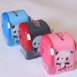 筆樂「大小通吃」 - 削鉛筆機 - 顏色隨機出貨(適合本公司鉛筆;一般鉛筆.六角.粗三角.細三角鉛筆皆適用) 特價：$170