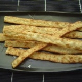 【辣辣魷片子】《易買健康堅果零嘴坊》它不僅好吃.還超古早味的說~邊吃邊回憶童年吧! 300g只要65元 特價：$65