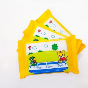 巧虎10隨身包濕紙巾