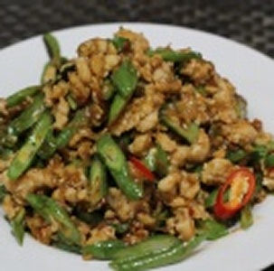 ★泰式嘎拋豬肉ผัดกระเพราหมุสับ★ 特價：$100