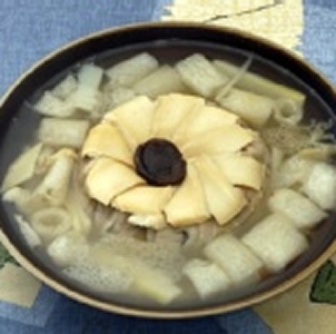 竹笙肚片湯