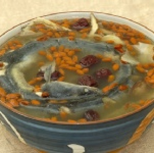 天麻枸杞燉鰻魚