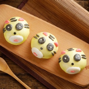 小虎甜包 (鮑魚菇餡) (買一送一) - 創新鹹口味