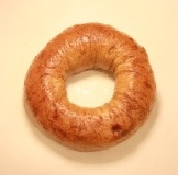 肉桂葡萄貝果 ( 焙果 ) 葡萄乾充滿蘭姆酒香