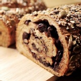 黃金法式雜糧麵包 法國進口粿麥粉無糖製作加上滿滿的核桃..雜糧與葡萄乾..南瓜子等~天然養生 特價：$90