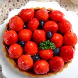 主購禮【法藍四季】草莓之丘(5吋)