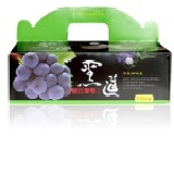 中秋超級禮 黑道葡萄頂級豐丘葡萄 5折價800/盒 揪團價680/盒 免運費 (一盒2.5公斤/5~6串 , 甜度18度以上, 無農藥污染吃葡萄皮也安心)