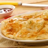 香酥蔥抓餅 揉合黃金小麥麵粉和宜蘭三星蔥的美味 特價：$42