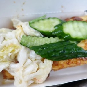 炭烤臭豆腐一串(泡菜+小黃瓜)