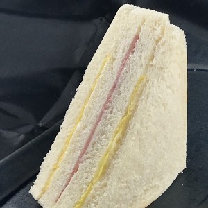 【義華】三明治2入+牛角麵包1入 |限1