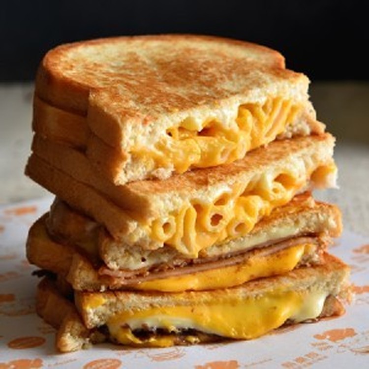 【熱樂煎三明治】通心麵爆漿乳酪三明治（蛋奶素）