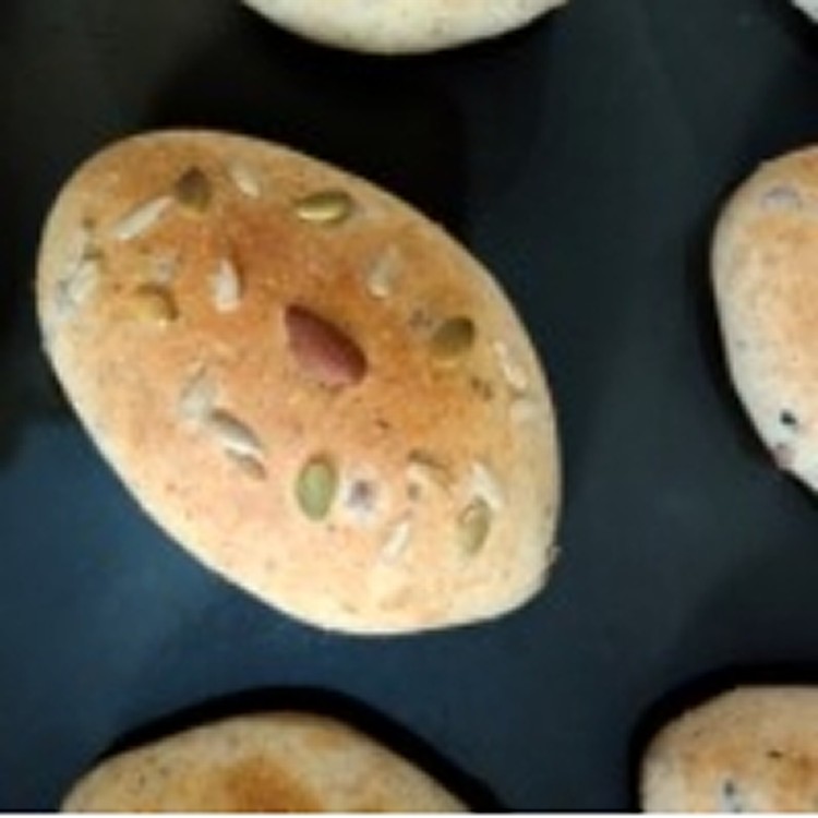 無糖全麥堅果雜糧麵包