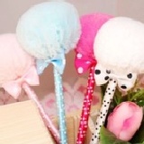 可愛毛絨球公主棒棒糖筆 圓珠筆 原子筆 多種顔色，隨機發送 特價：$35