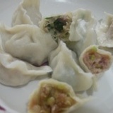 水餃 純手工(20顆一盒)(高麗菜肉) 特價：$3