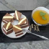 黑美人起司 濃濃的巧克力碰上了牛奶起士，真是絕配~特價：25元 特價：$25