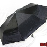 型男潮女一人加大三折全自動開收傘[國際知名跑車法拉利專用的高質感握把] ED3 黑色(百分之98遮陽/防曬降溫/抗UV防風傘骨)