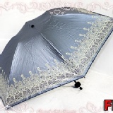 ☆真情巴洛克三折色膠手開傘☆《日本女性最愛專利雙頭骨結構設計不會開傘花》 FP5水藍色《完全遮陽不透光降溫5～7度＊高貴典雅皇冠邊每個布邊都鑲滿金蔥亮片唯美浪漫》